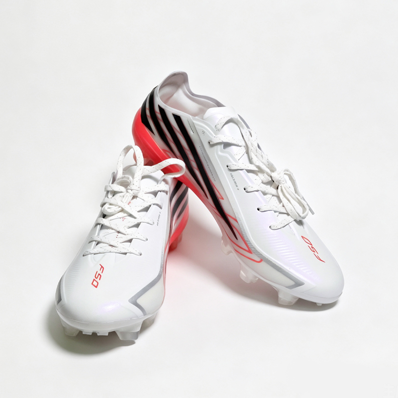 Scarpe da Calcio Originali di  - Sports Equipment For Boys recensione e prezzo